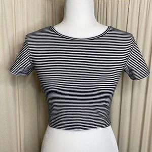 EUC- ZARA- BLACK & WHITE STRETCHY CROP TOP XS
